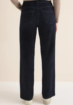 Jeans mit Schmucksteinen