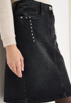 Jeansrock mit Nieten