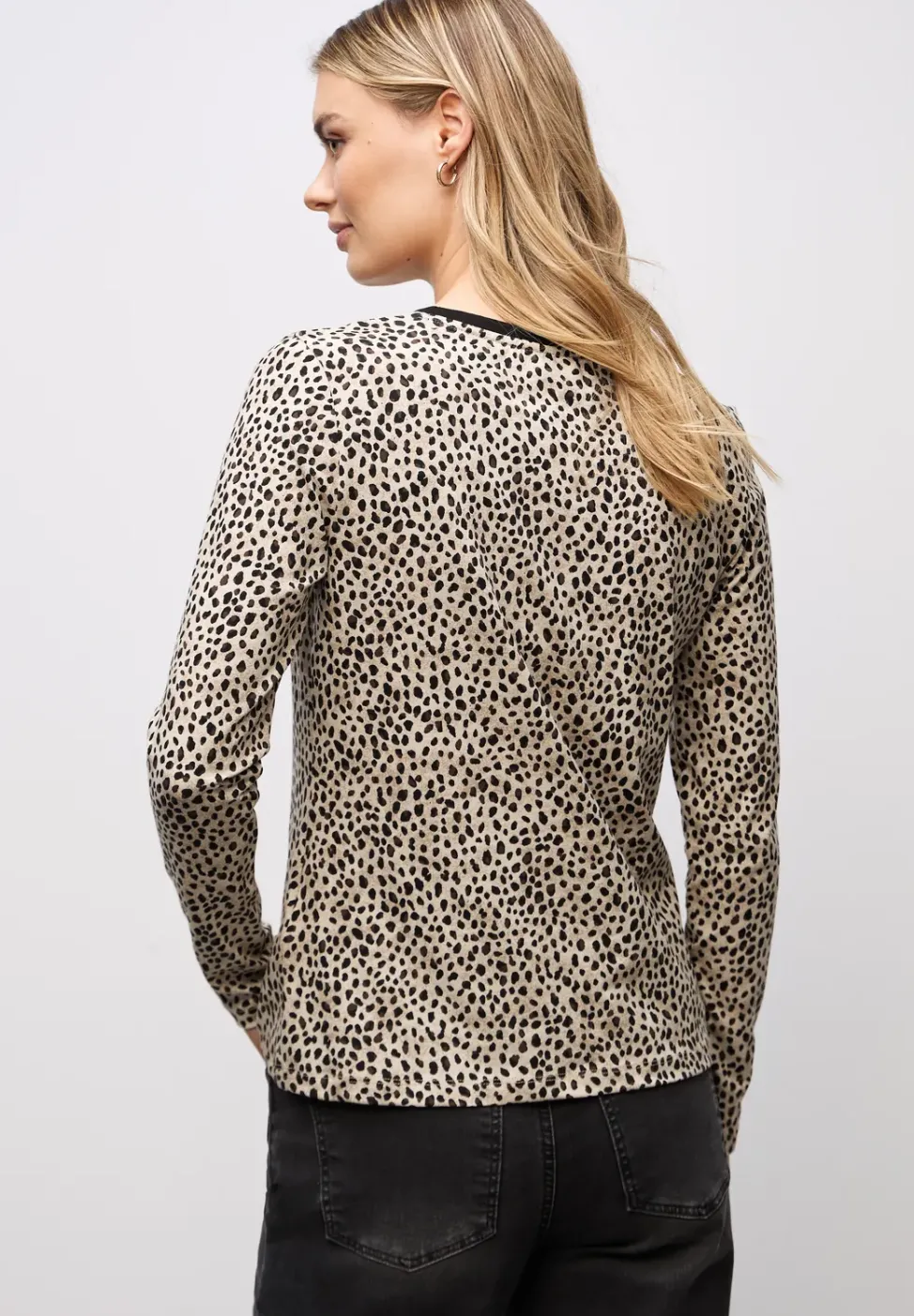 Jersey-Shirt im Leo-Look