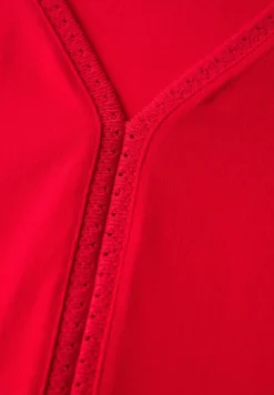 Jersey-Top mit Häkeldetails