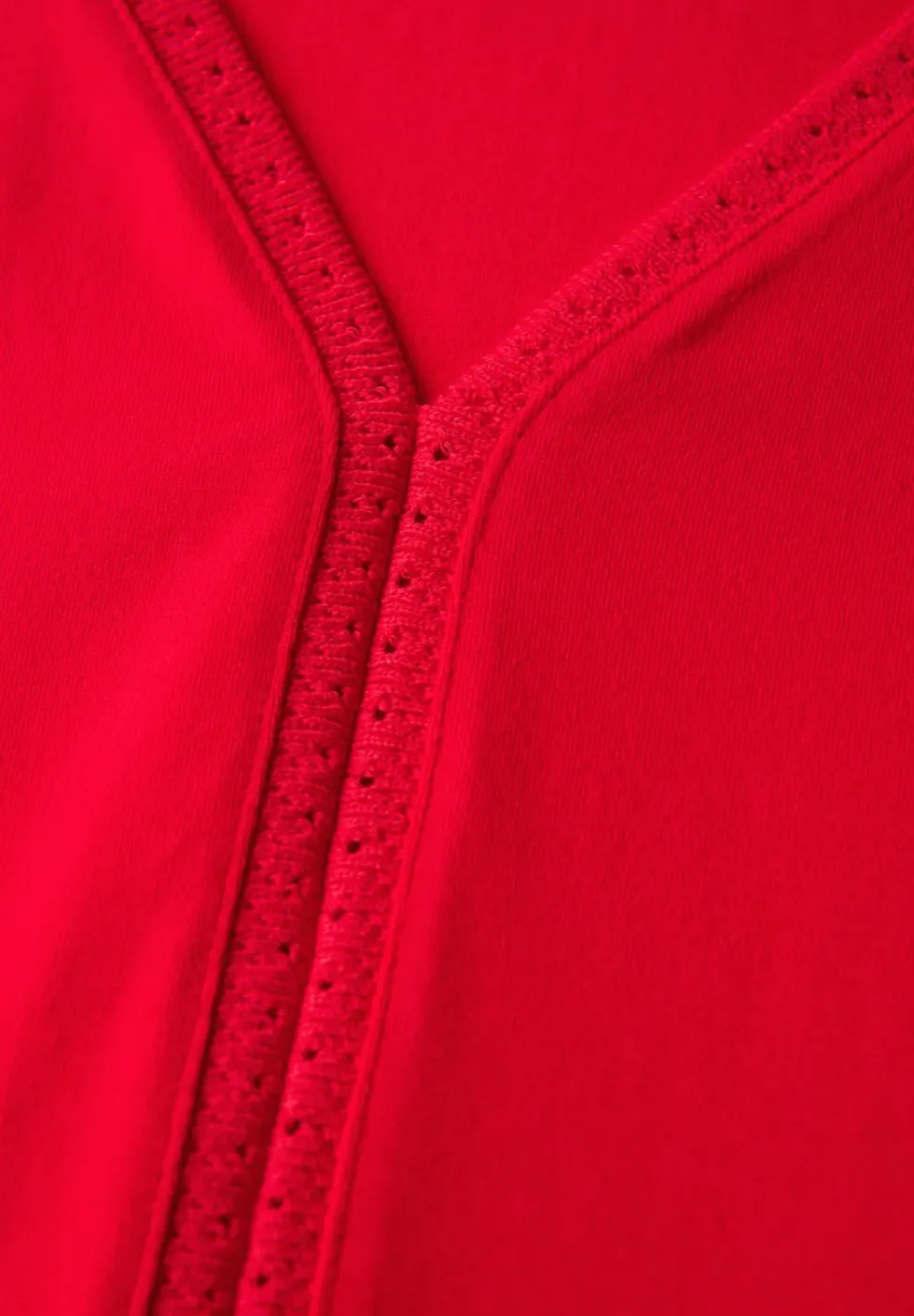 Jersey-Top mit Häkeldetails