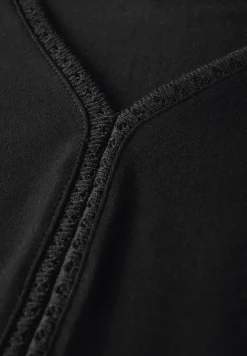 Jersey-Top mit Häkeldetails