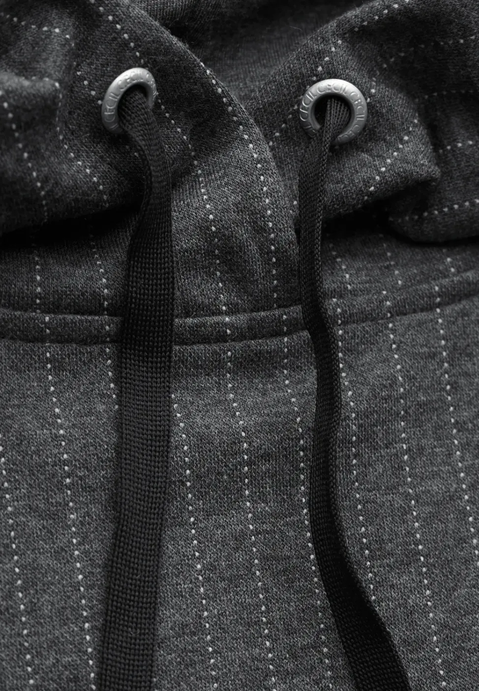 Kleid im Nadelstreifen-Look