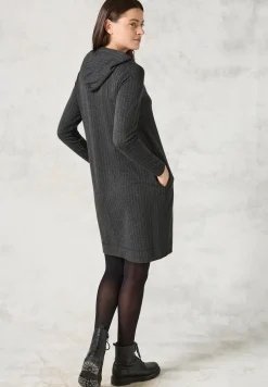 Kleid im Nadelstreifen-Look