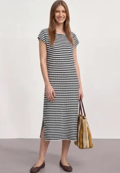Kleid in Strick-Optik