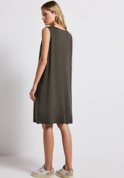 Kleid in Unifarbe