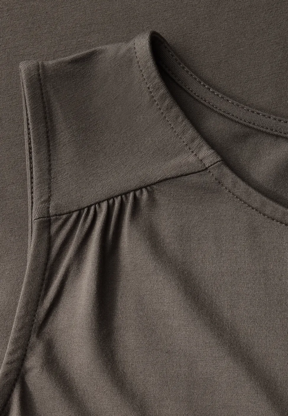 Kleid in Unifarbe