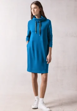 Kleid mit großem Kragen