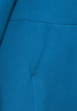 Kleid mit großem Kragen