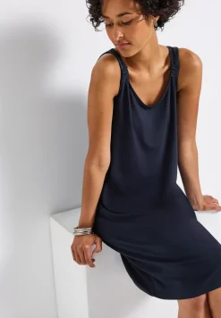Kleid mit Knotendetail