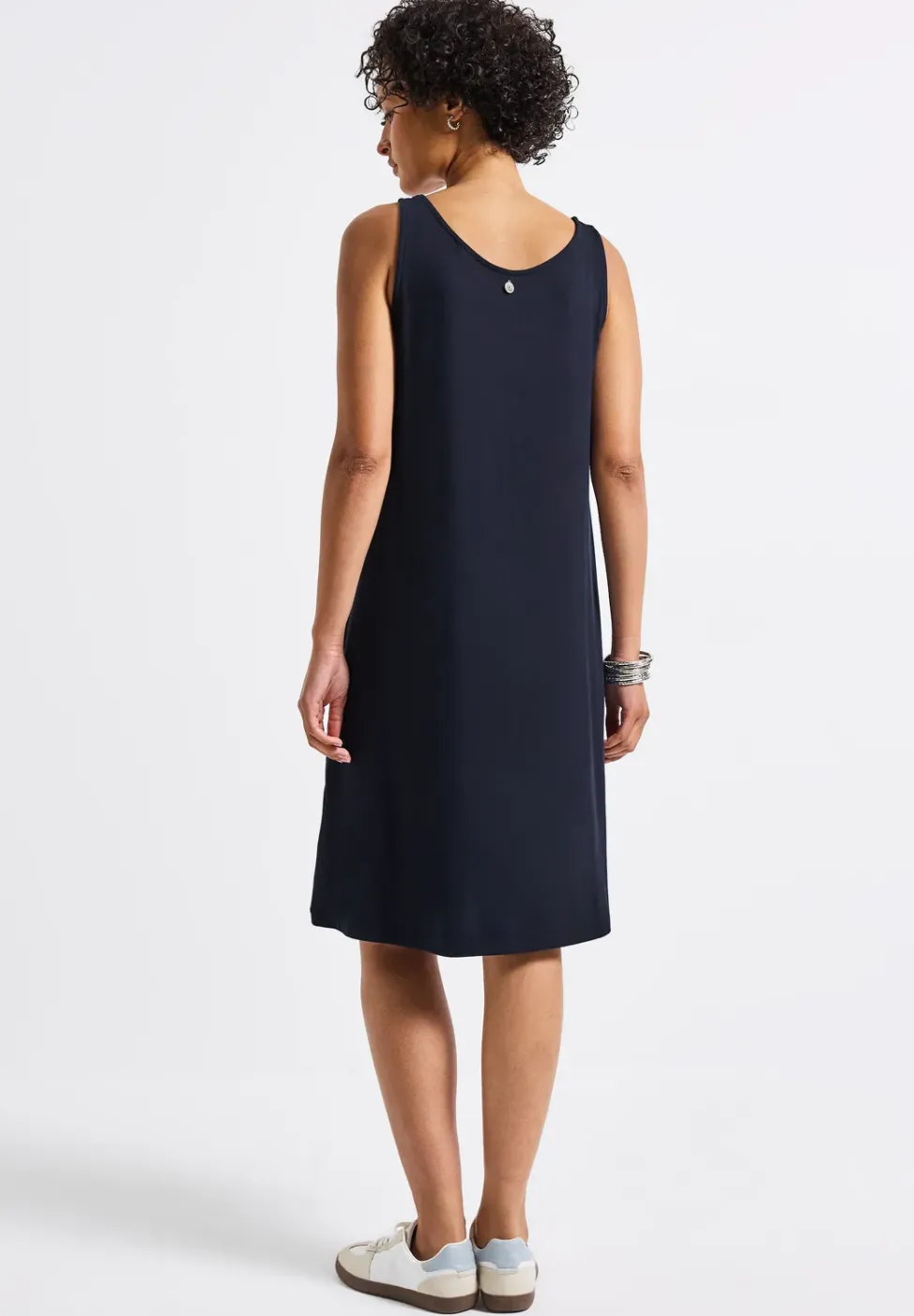 Kleid mit Knotendetail