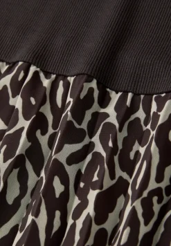 Kleid mit Leo-Rock