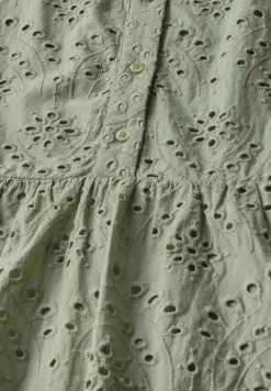 Kleid mit Lochstickerei