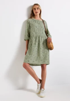 Kleid mit Lochstickerei