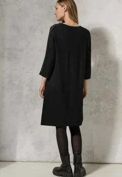 Kleid mit Mesh-Details
