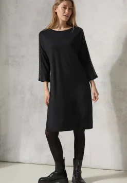 Kleid mit Mesh-Details