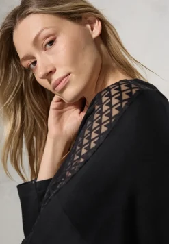 Kleid mit Mesh-Details