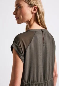 Kleid mit Mesh-Details