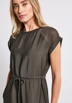Kleid mit Mesh-Details