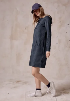 Kleid mit Nadelstreifen