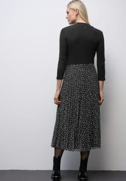 Kleid mit Plissée-Rock