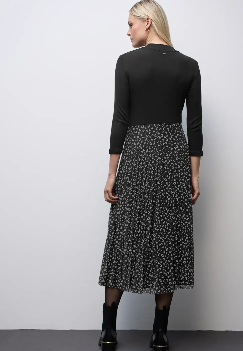 Kleid mit Plissée-Rock