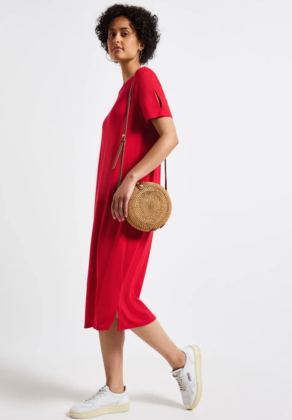Kleid mit Schlitzdetail