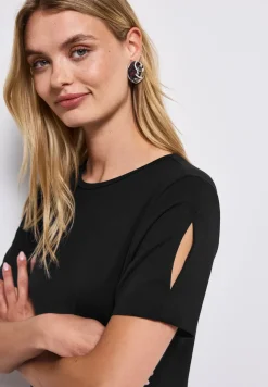 Kleid mit Schlitzdetail
