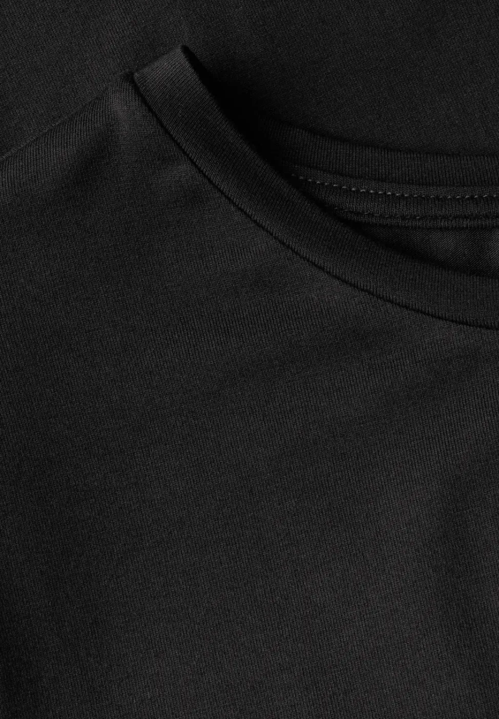 Kleid mit Schlitzdetail