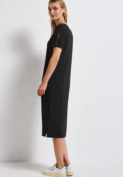 Kleid mit Schlitzdetail