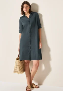 Kleid mit Smok-Detail