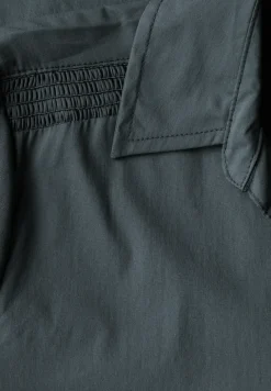 Kleid mit Smok-Detail