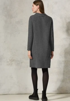 Kleid mit Streifenstruktur