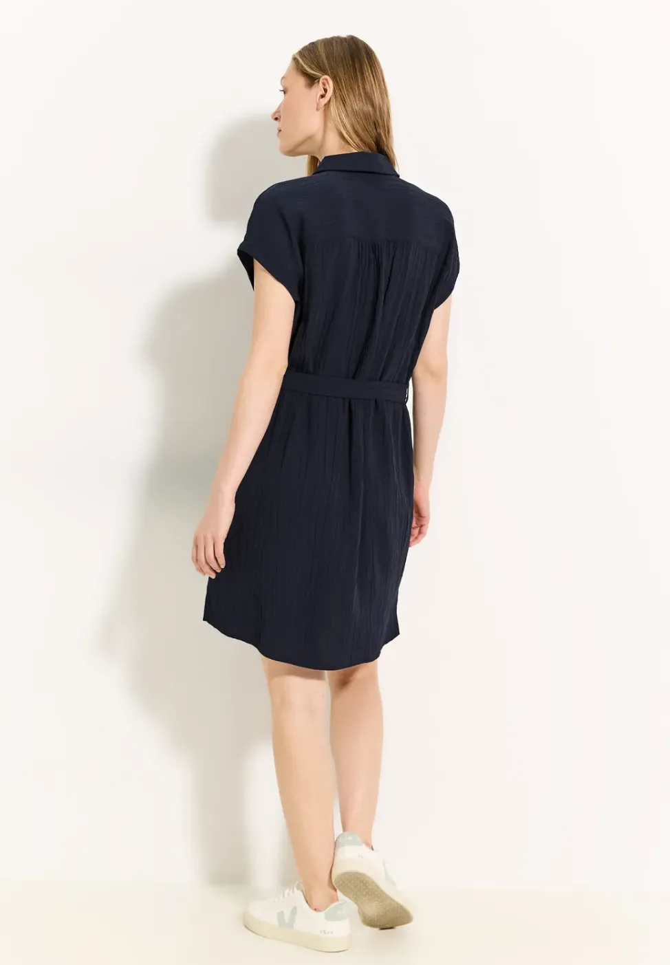 Kleid mit Struktur