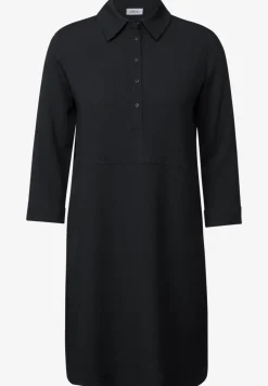 Kleid mit Struktur