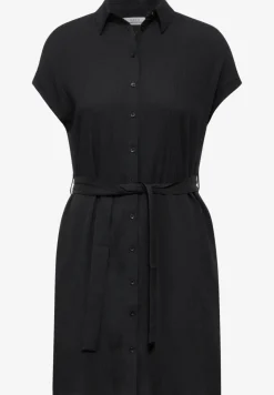 Kleid mit Struktur