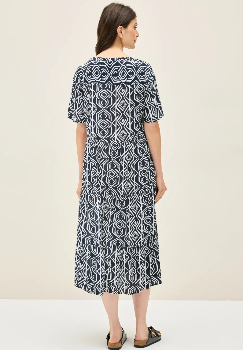 Kleid mit Volants