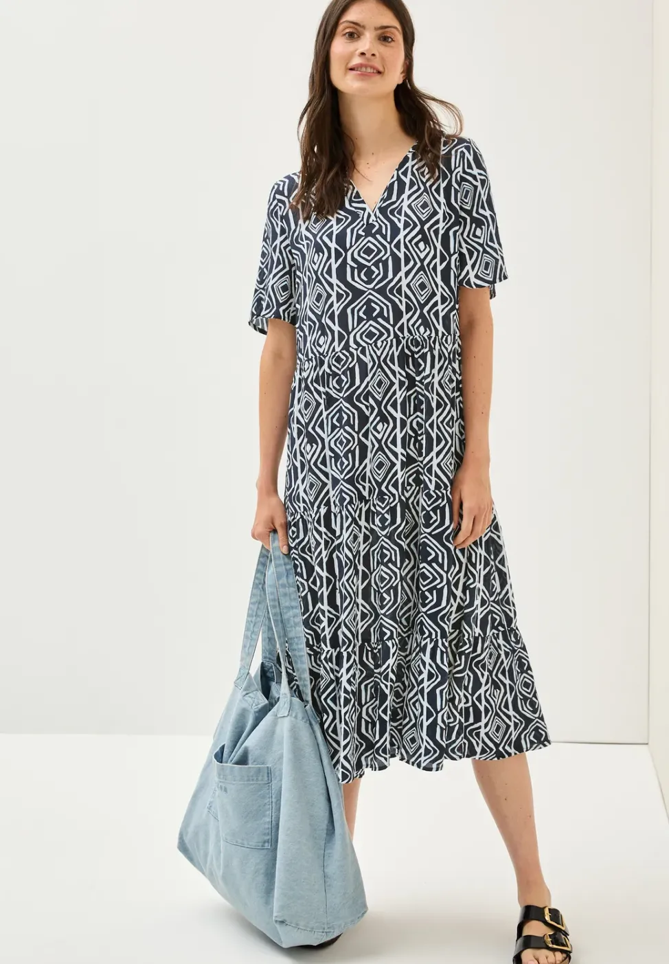 Kleid mit Volants