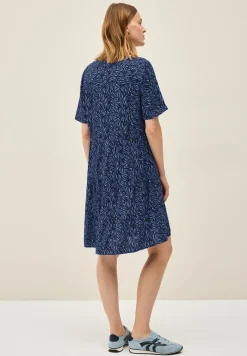 Kleid mit Volants