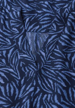 Kleid mit Volants