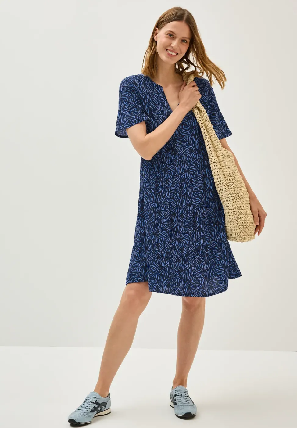 Kleid mit Volants