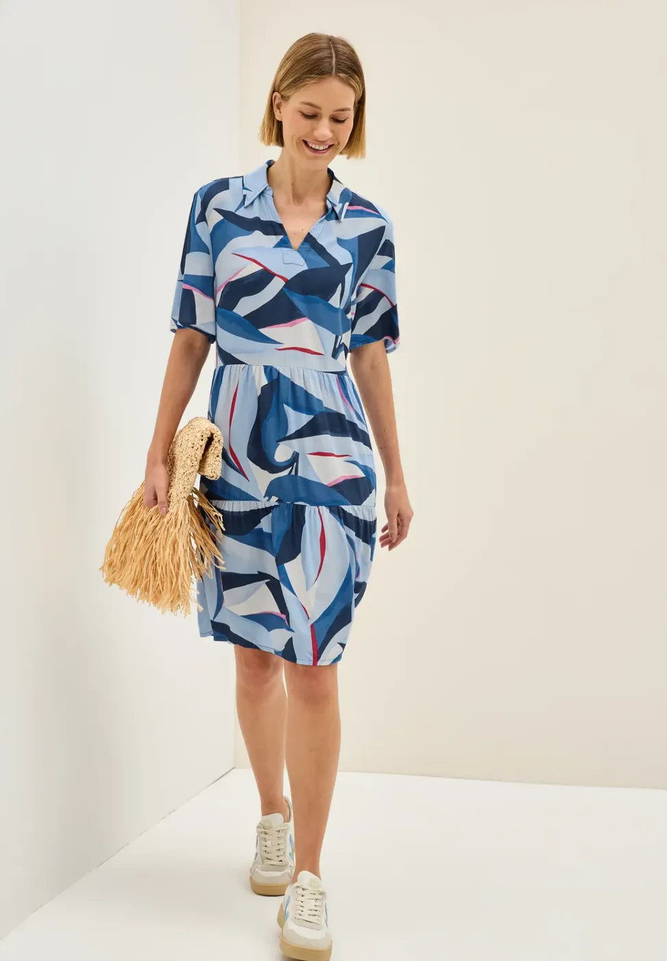Kleid mit Volants