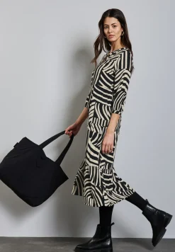 Kleid mit Volants
