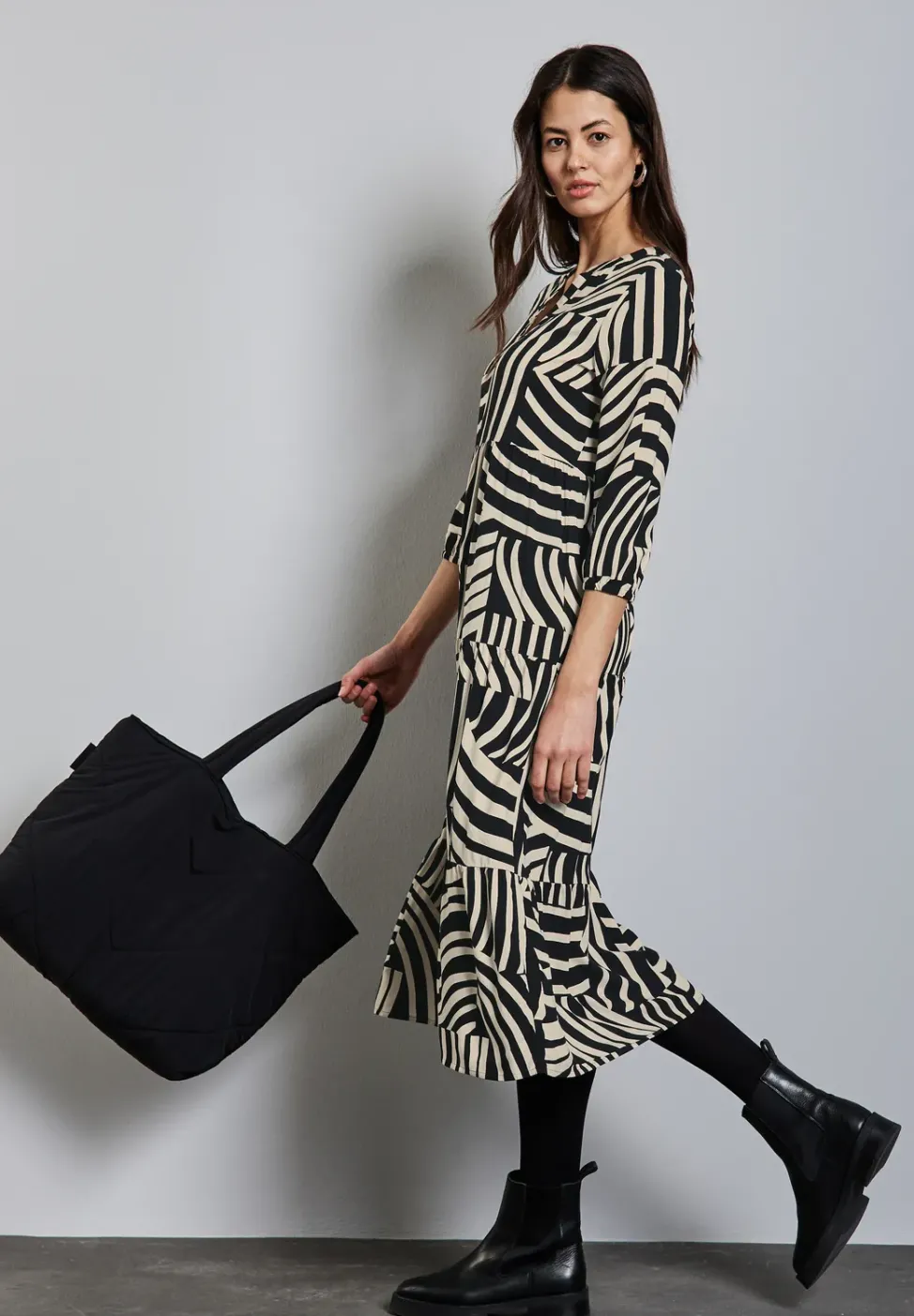 Kleid mit Volants