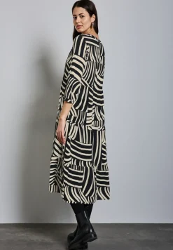 Kleid mit Volants