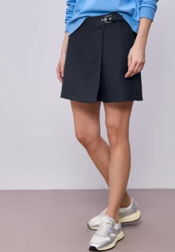 Knielanger Skort mit Schnalle