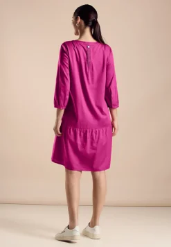 Knielanges Kleid
