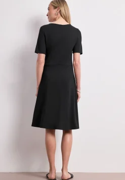 Knielanges Kleid aus Jersey mit Kurzarm