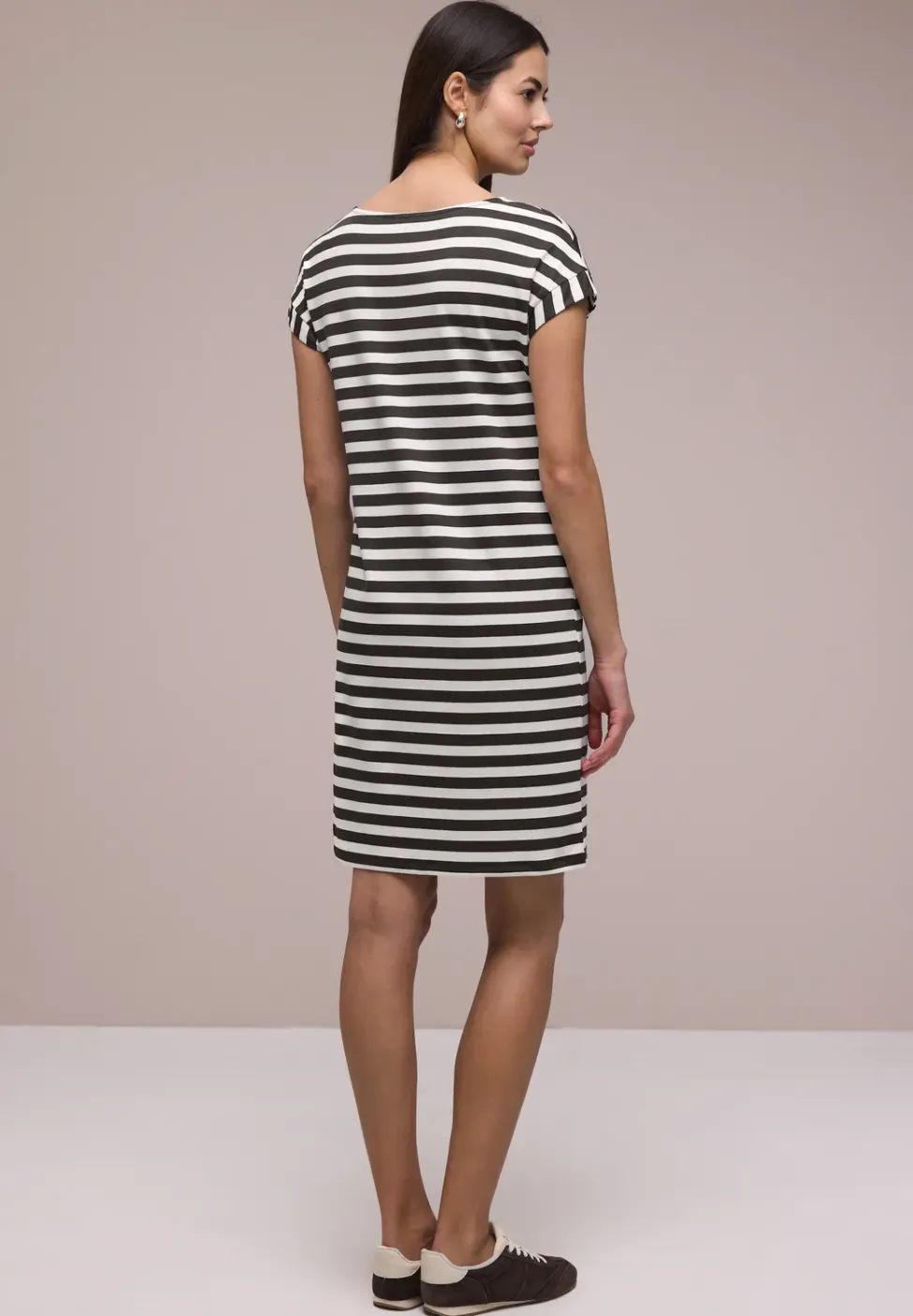 Knielanges Kleid aus Jersey mit Streifen