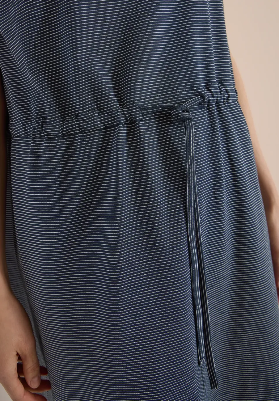 Knielanges Kleid aus Jersey